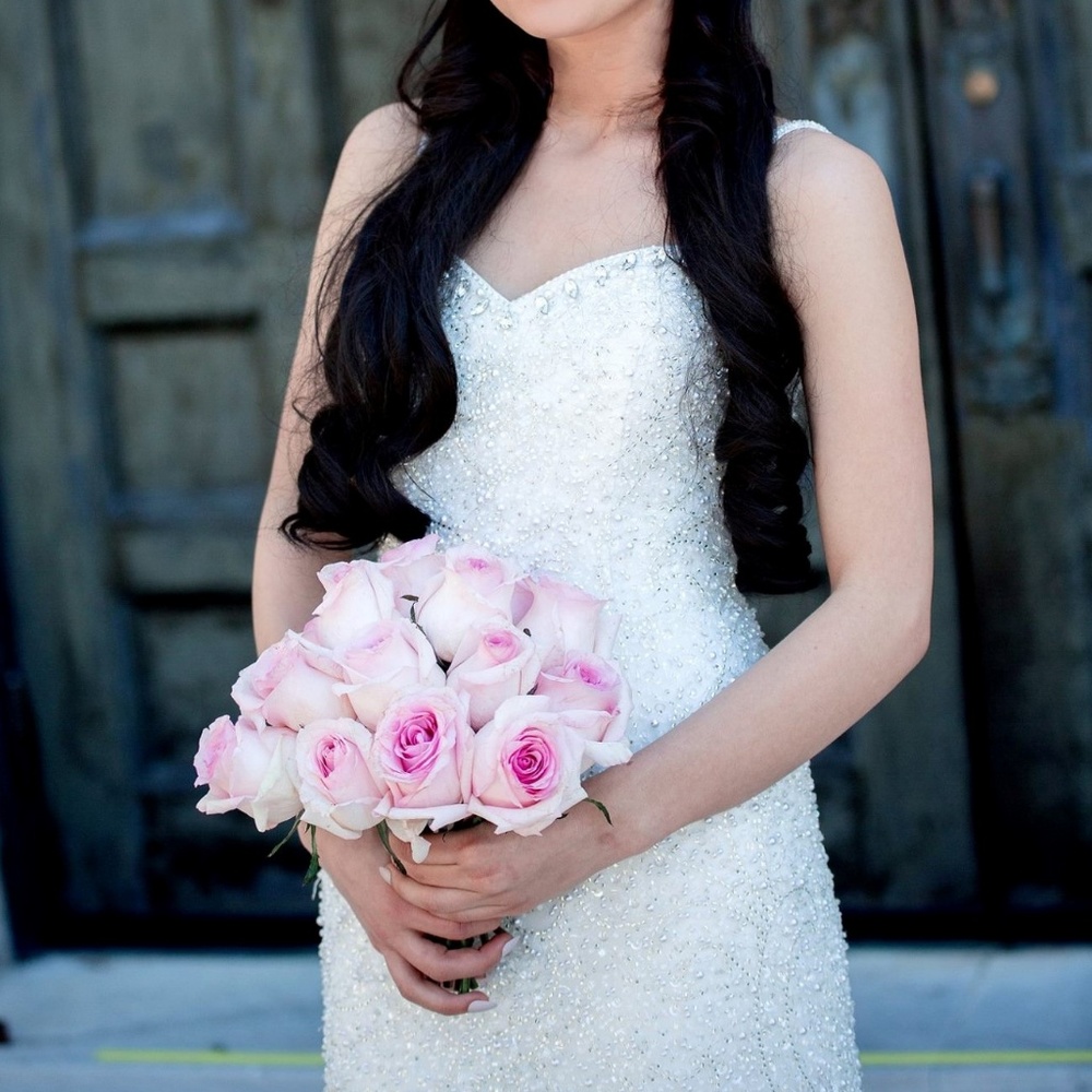 Hand beaded Wedding dress - Picture 2 of 6